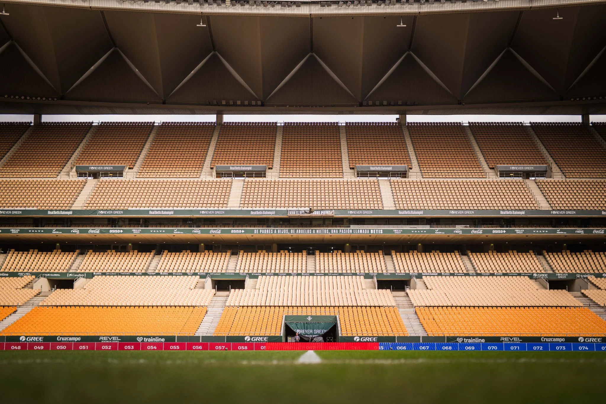 德州扑克翻牌后如何行动?九游策略分析